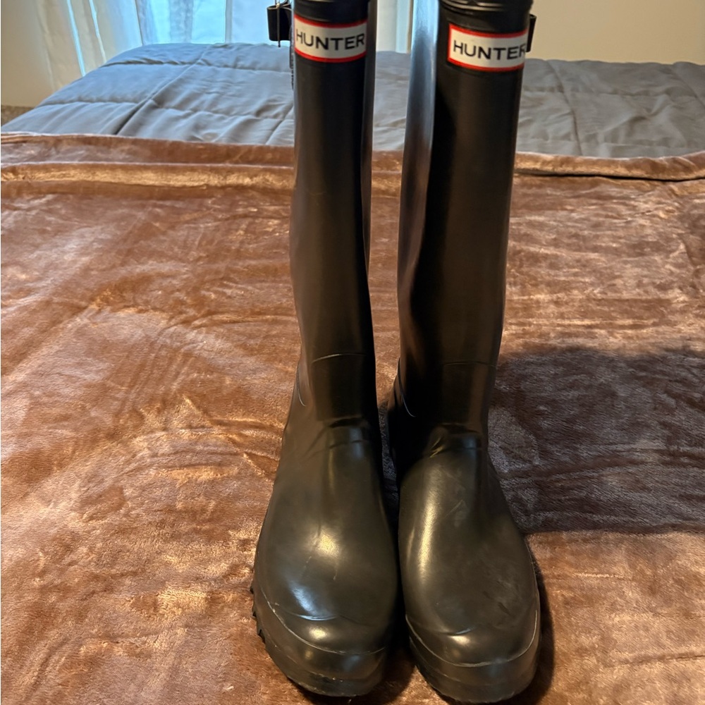 Hunter Women’s Size 10 Black Classic Boots Never worn!